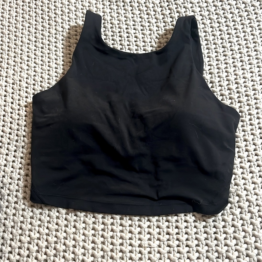 Yoga cropped top in black